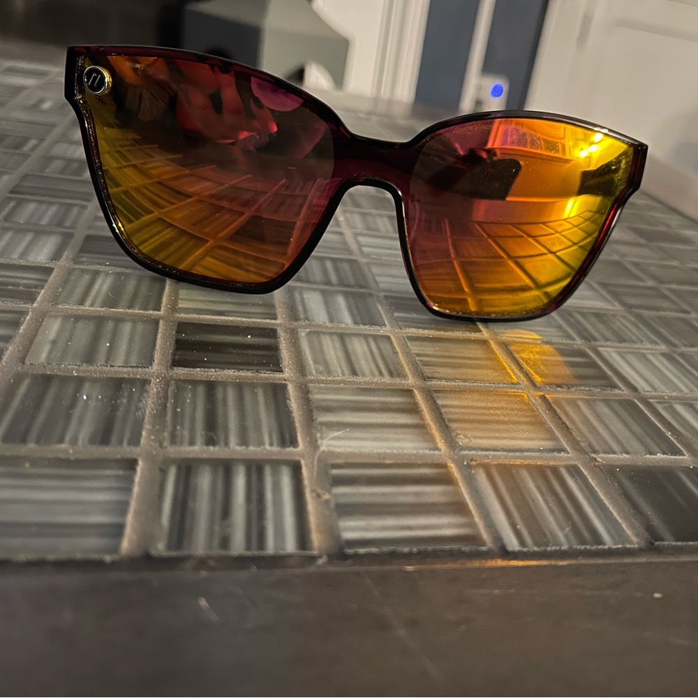 DIFF sunglasses with mirrored lenses